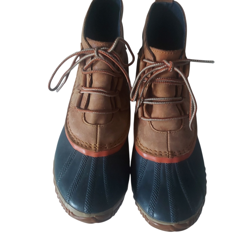 Sorel Brown and Navy Lace-Up Duck Booties